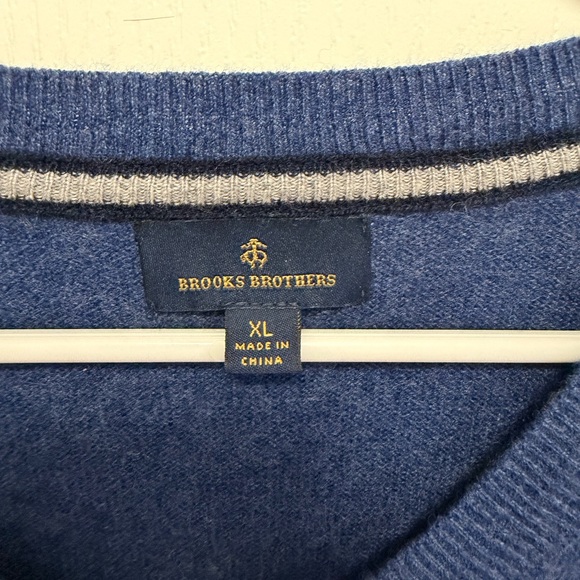Brooks Brothers 100% Cashmere V-Neck Sweater | XL | Blue - Picture 3 of 4